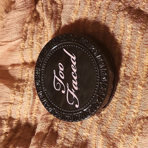 Too Faced Chocolate Soleil bronzer min - Picture 2 of 3